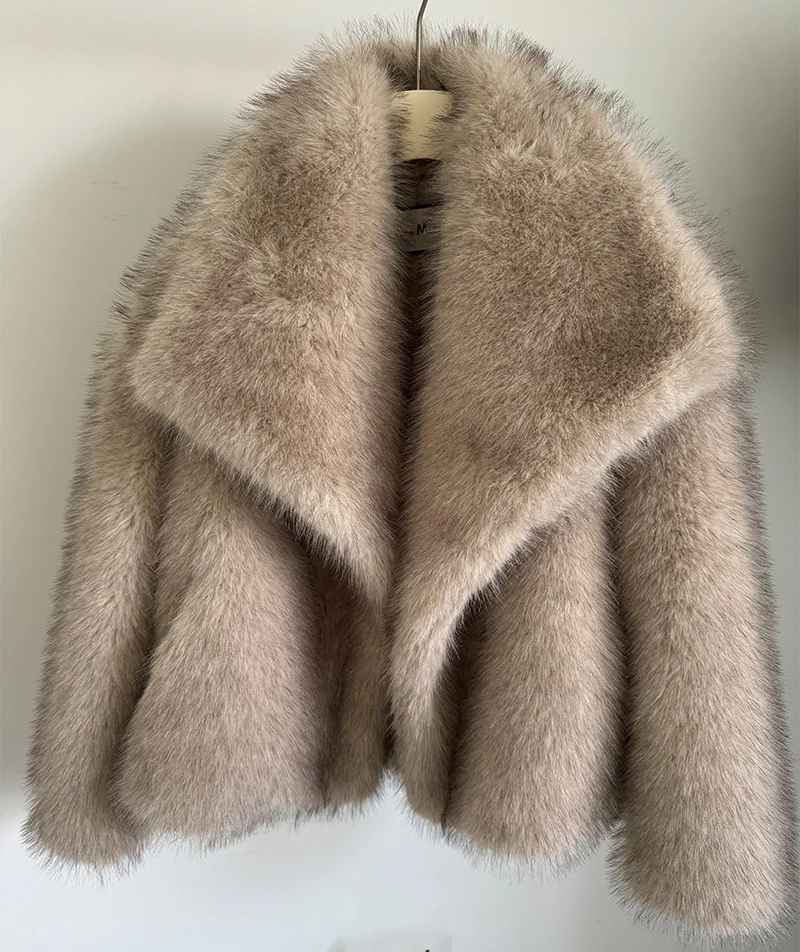 Aria™ - Jacke aus Kunstfuchspelz