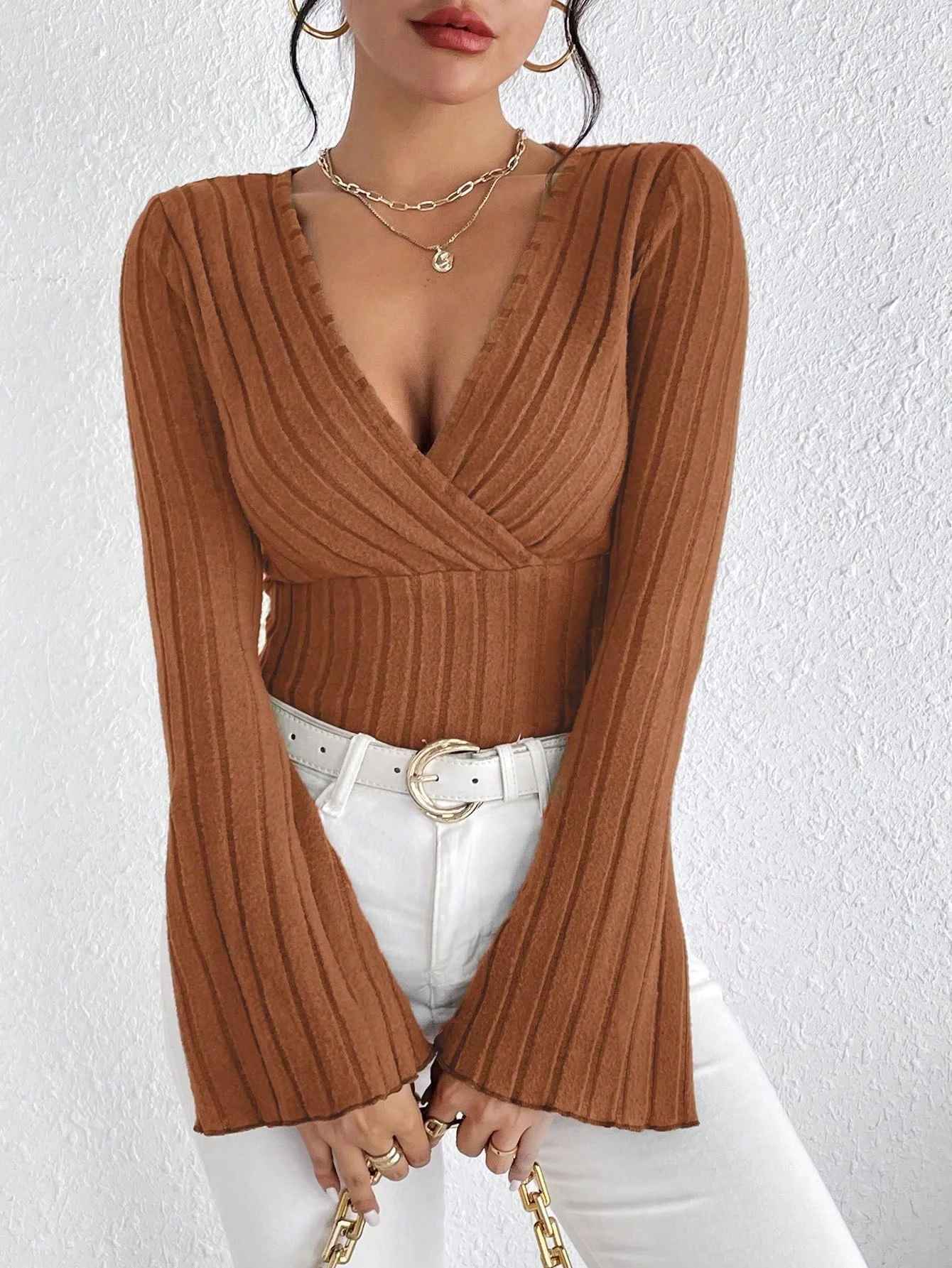Lina™ – Slim Fit Strickshirt mit V-Ausschnitt & Stilgefühl