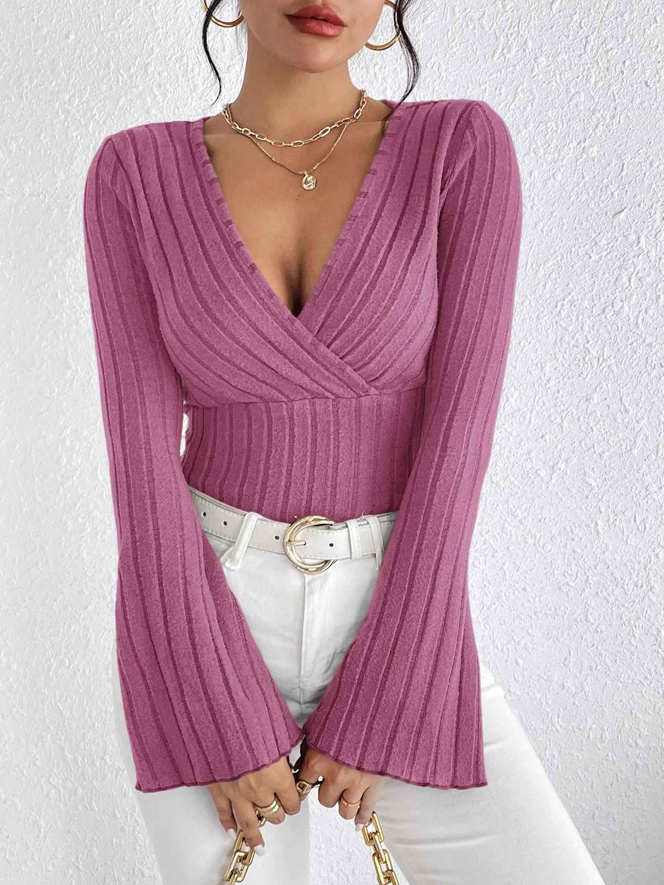Lina™ – Slim Fit Strickshirt mit V-Ausschnitt & Stilgefühl