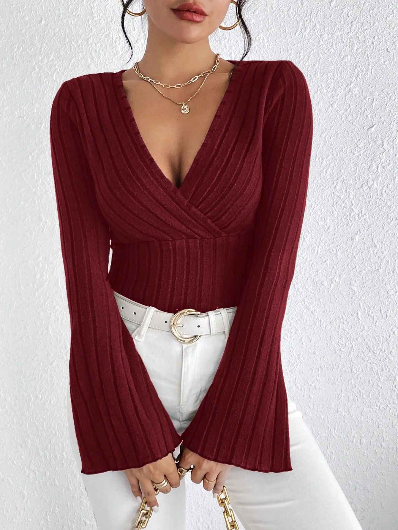 Lina™ – Slim Fit Strickshirt mit V-Ausschnitt & Stilgefühl