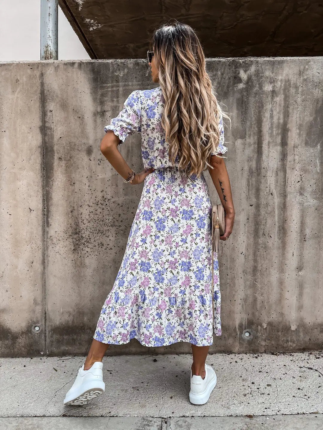 Naila™ – Elegantes geblümtes Kleid